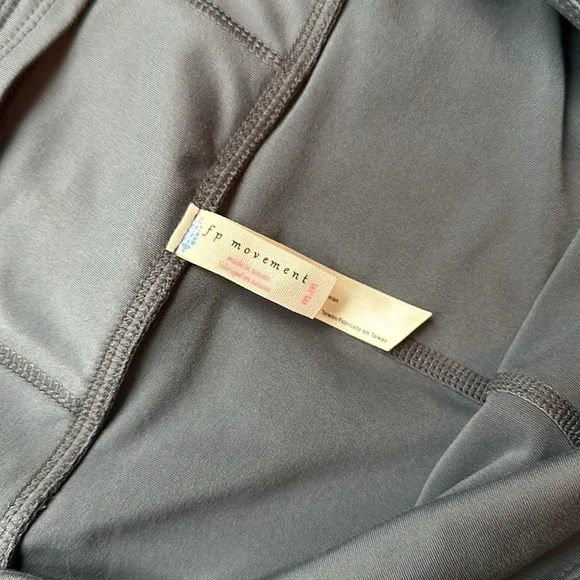 NEW Free People Movement / Aerial Stirrup Legging - Medium - Picture 7 of 7